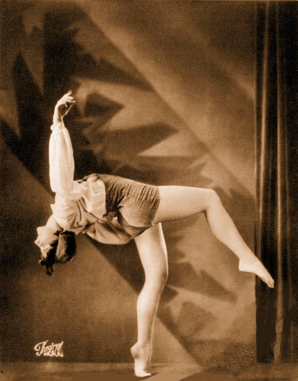 ... BY THEATRICAL CHICAGO OF UN...